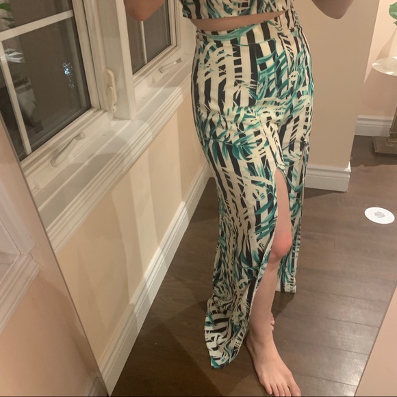 Halter Tropical Top and Pants Set - Picture 3 of 7